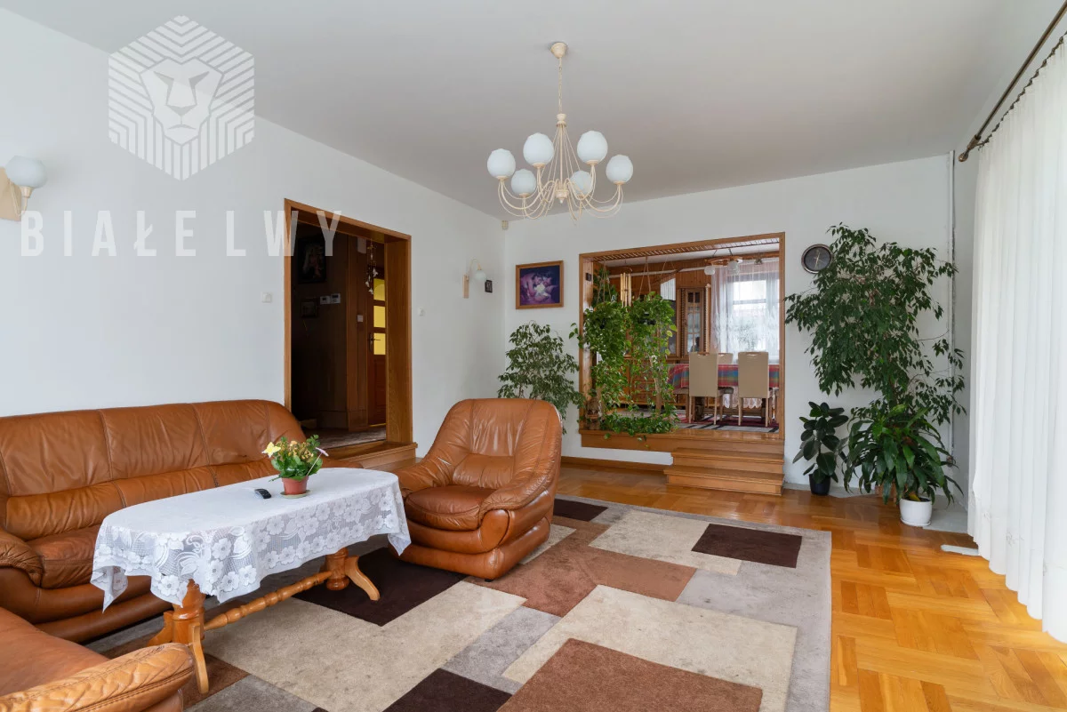 Obiekt 551,91 m², oferta nr , BLN406705, Kobyłka, Kwiatowa