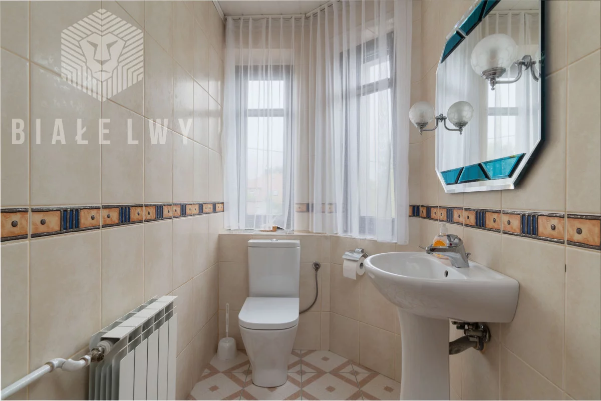 Obiekt 551,91 m², oferta nr , BLN406705, Kobyłka, Kwiatowa
