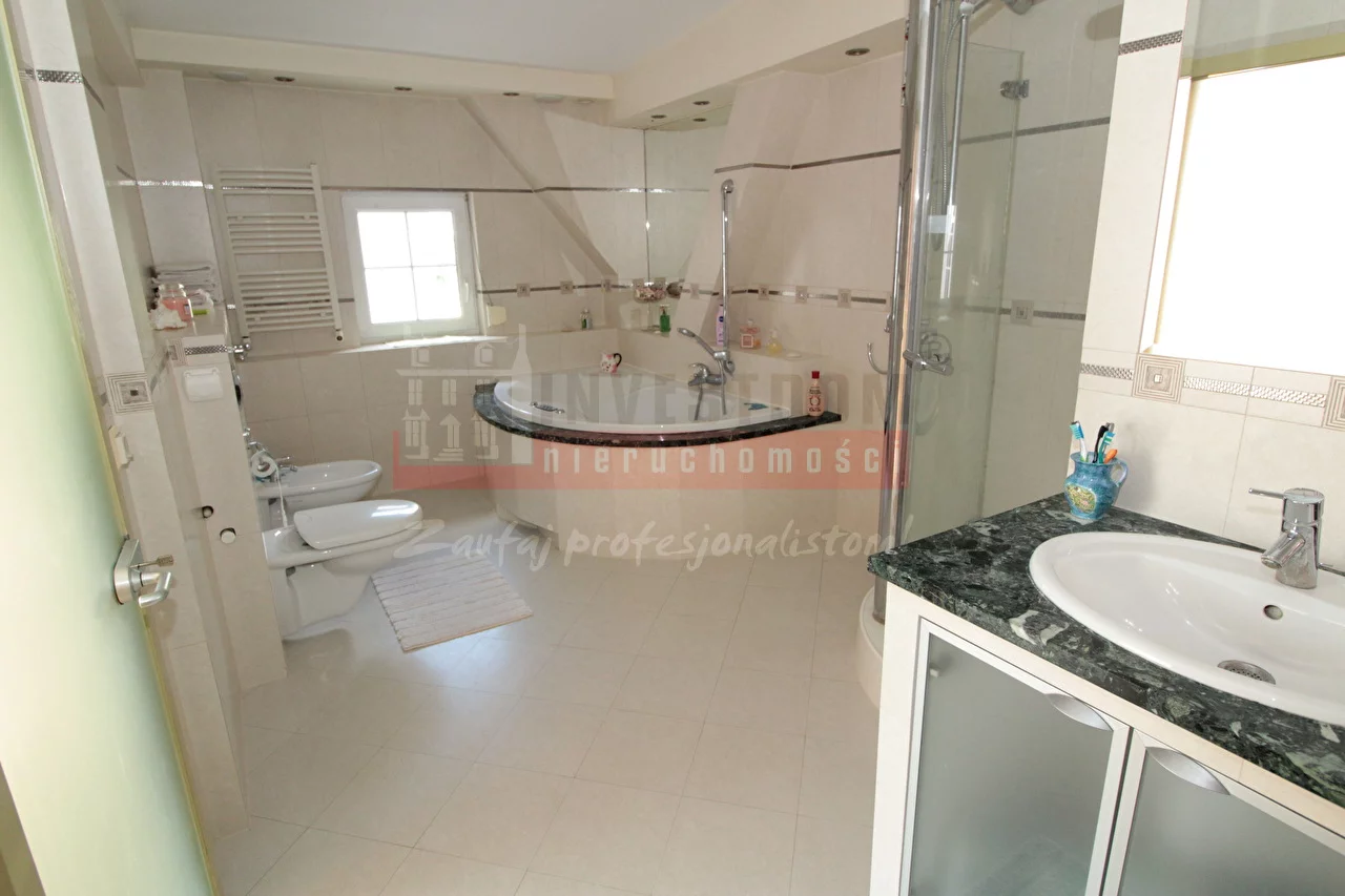 4 pokoje, mieszkanie 111,00 m², piętro 3, oferta nr , 15194, Opole, Śródmieście