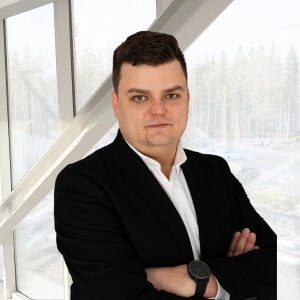 Agent Krzysztof Grzebień
