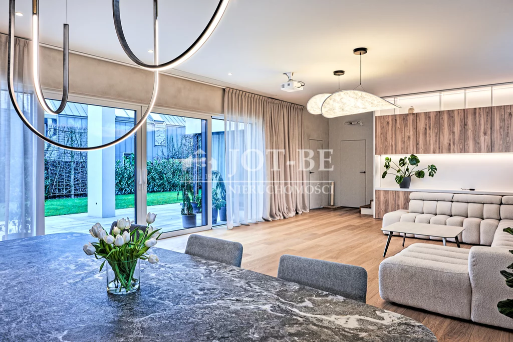 Dom 360,00 m², oferta nr , 5710/4112/ODS, Radomierzyce