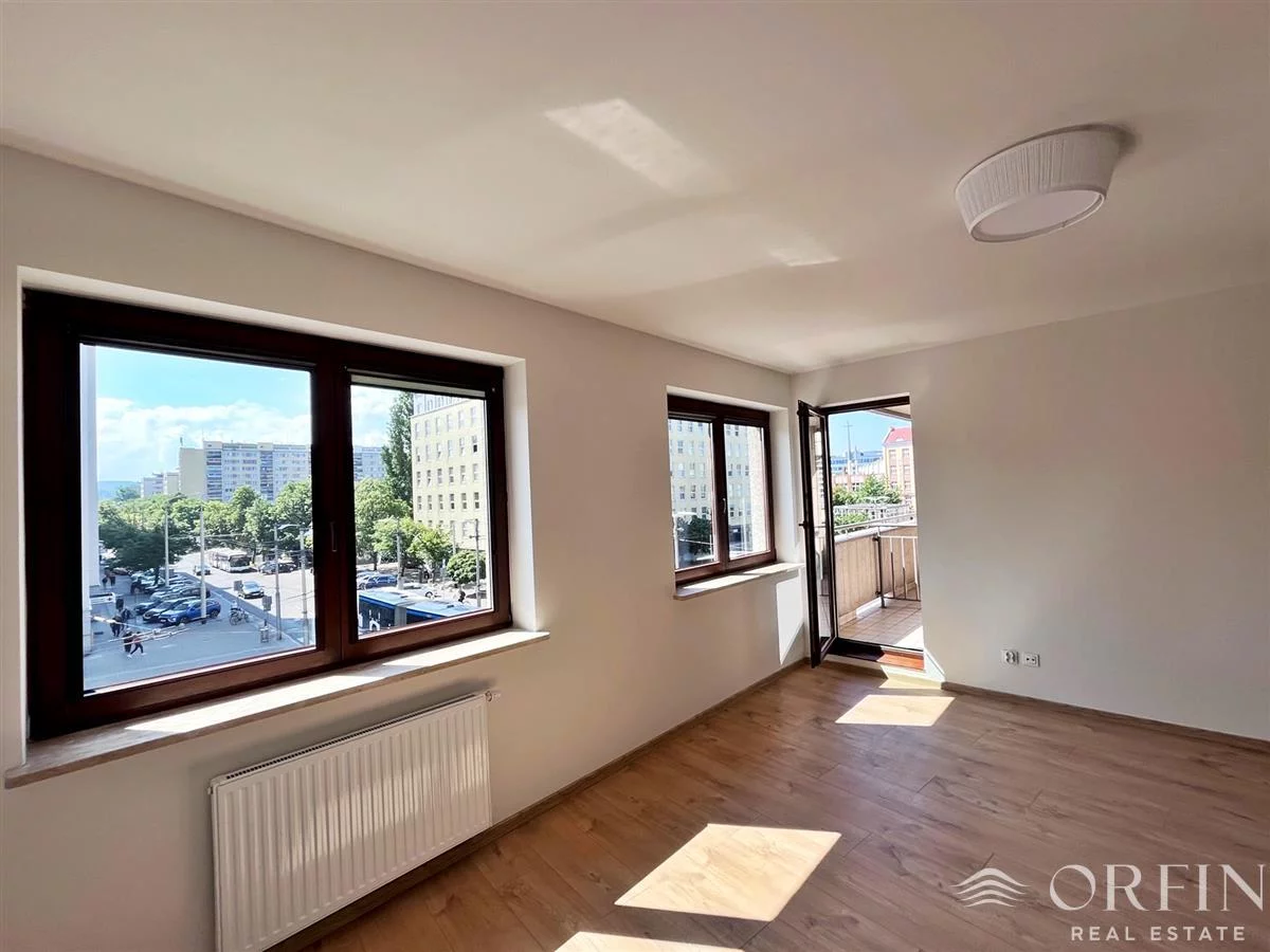 Mieszkanie trzypokojowe 70,30 m², Gdynia, Śródmieście, PLAC KASZUBSKI, Wynajem