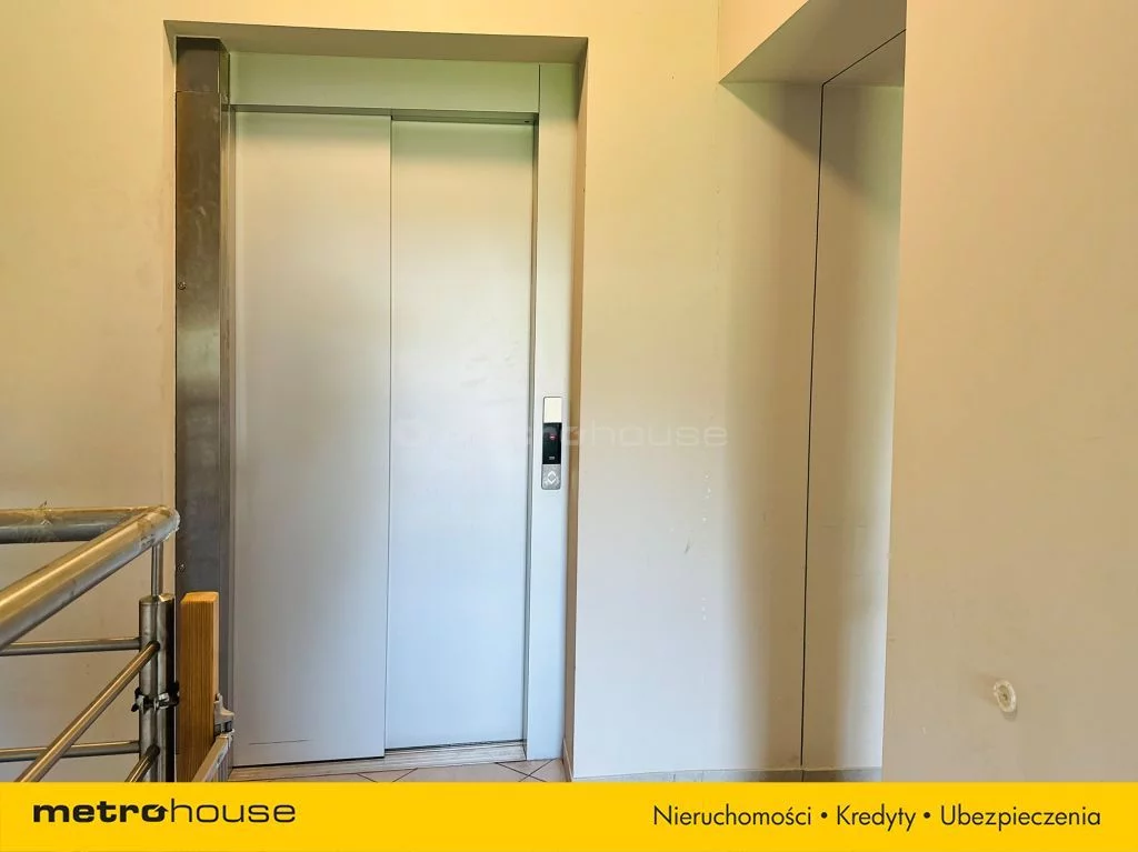 Dom i rezydencja 885,00 m², oferta nr , SDKAKE445, Łazy, Krakowska