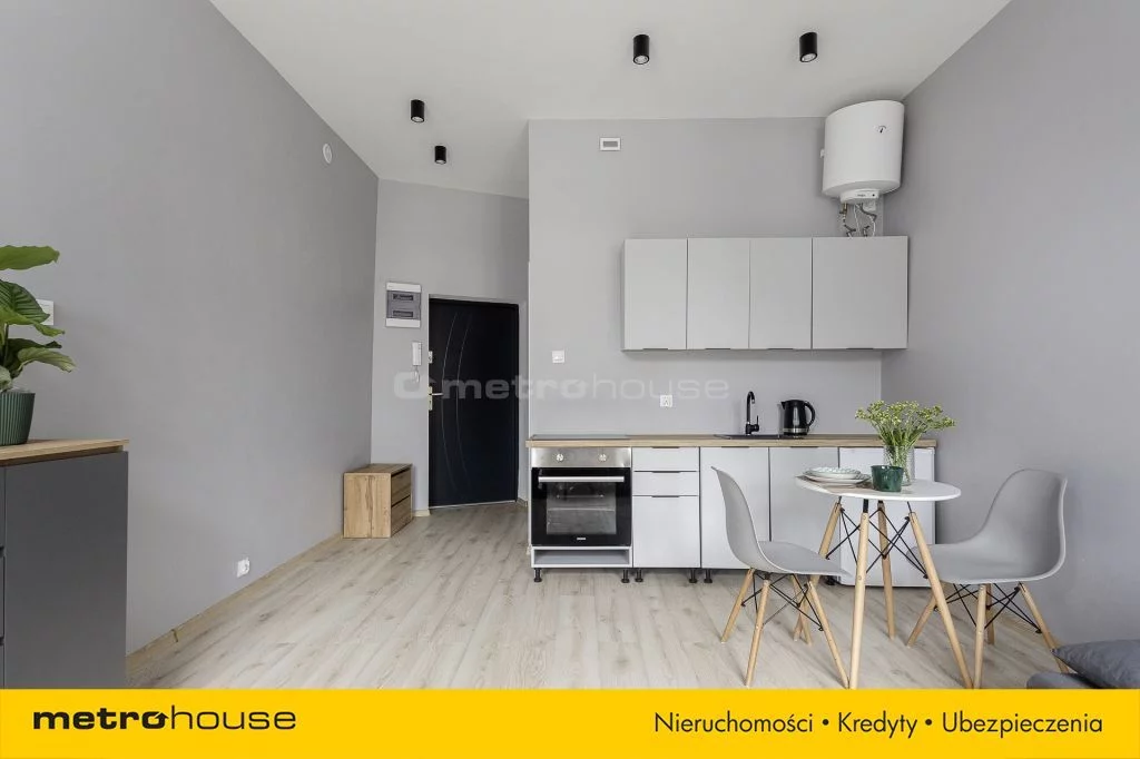 Mieszkanie na sprzedaż, 23,80 m², 1 pokój, 1 piętro, oferta nr SMFAJU724