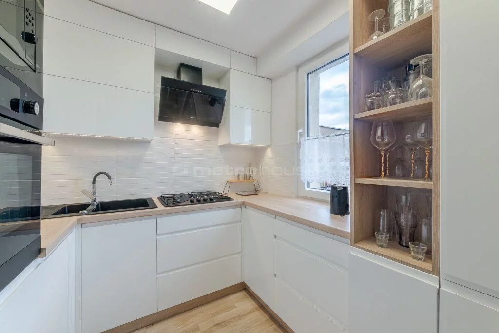 3 pokoje, mieszkanie 61,00 m², piętro 4, oferta nr , SMHIVY990, Zgierz, Staffa