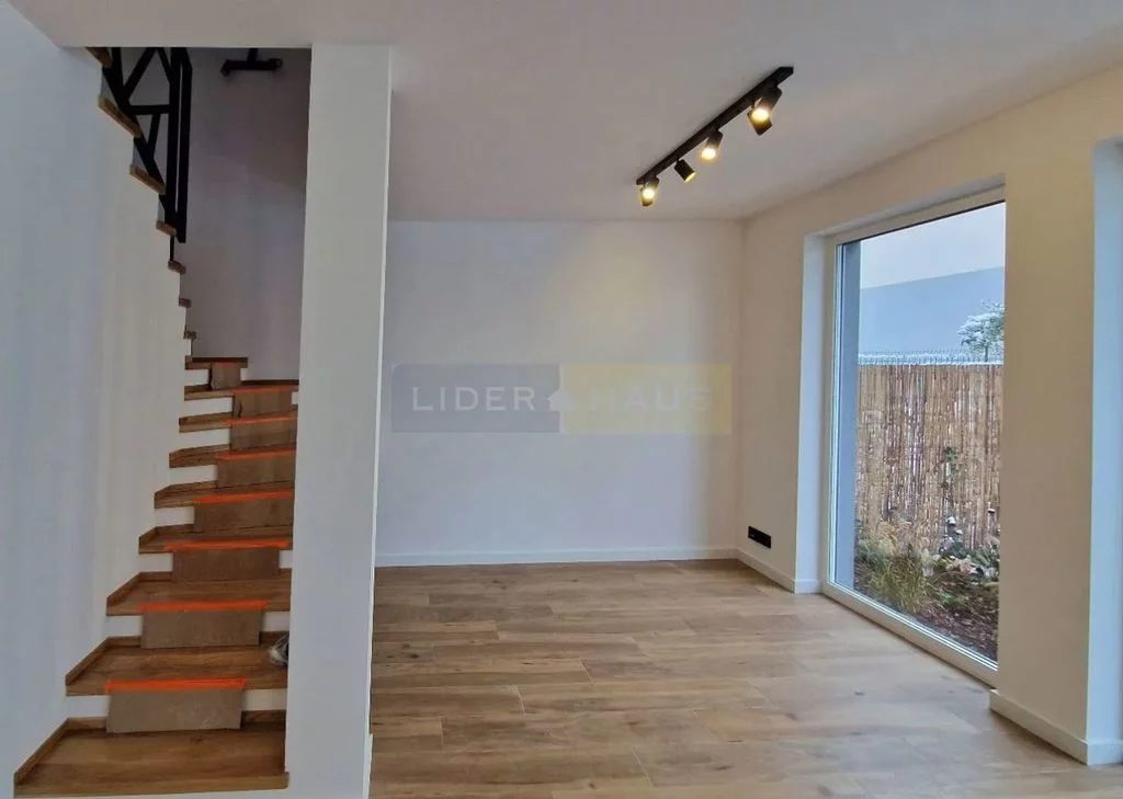 Dom i rezydencja 125,00 m², oferta nr , 1654/2145/ODW, Łomianki