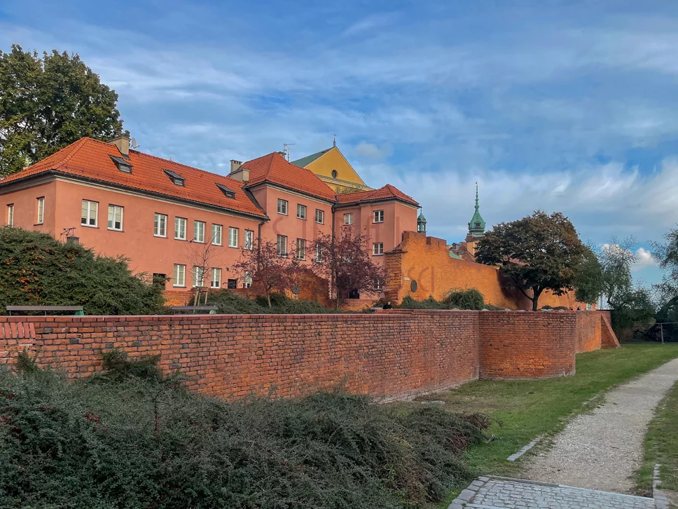 Apartamenty 19800/4005/OMS Warszawa Śródmieście Podwale/Stare Miasto/wysokie (3,7m)/rozkładowe/klimat