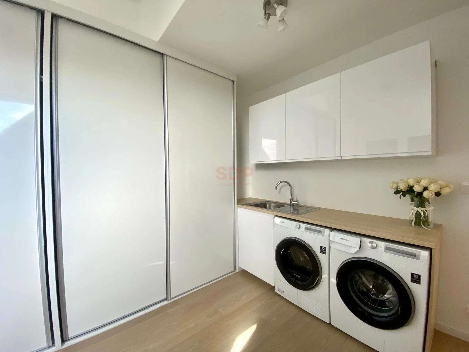 Dom 180,00 m², oferta nr , 42788, Radomierzyce, Różana