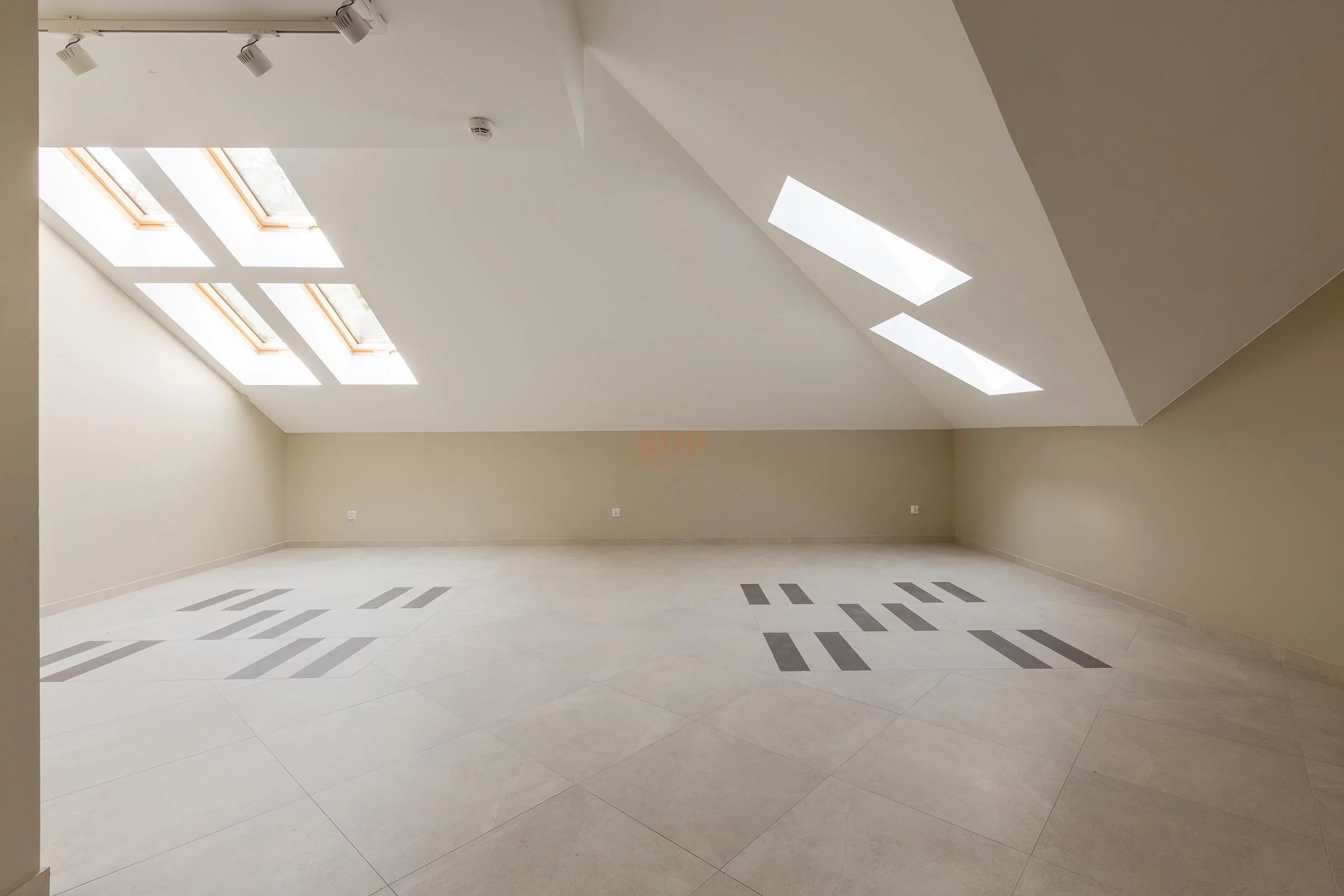 Lokal użytkowy 1 960,00 m², oferta nr , 36727, Krupski Młyn, Krasickiego Ignacego