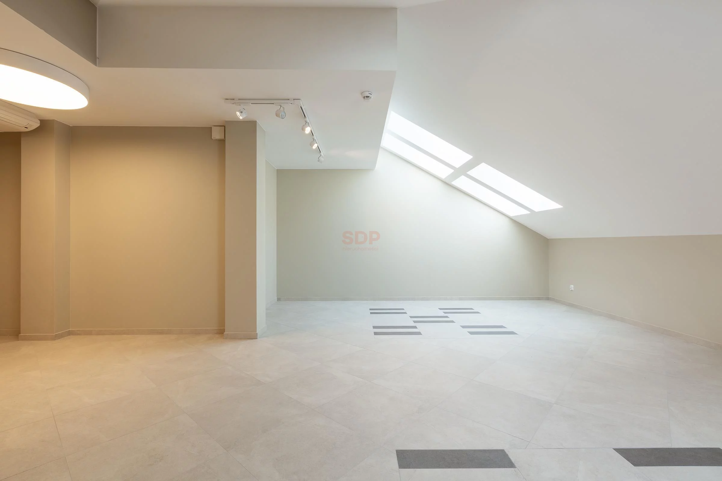 Lokal użytkowy 1 960,00 m², oferta nr , 36727, Krupski Młyn, Krasickiego Ignacego