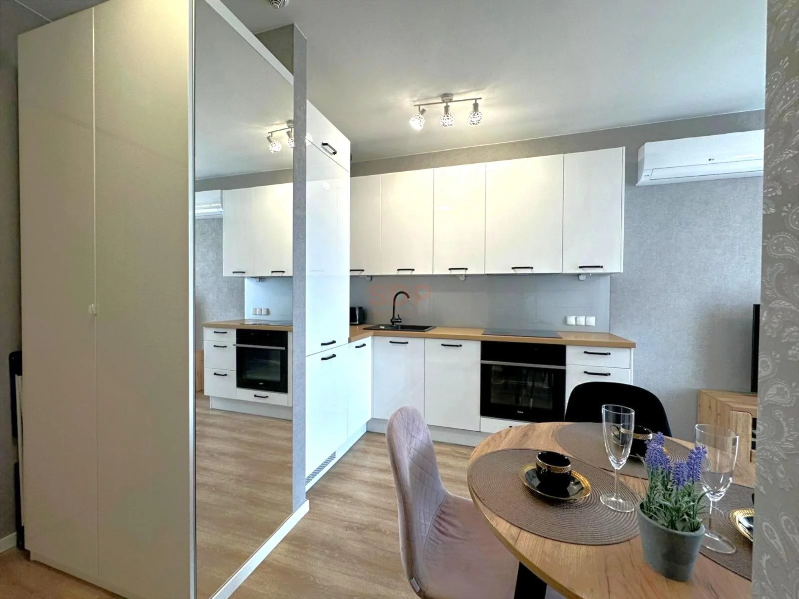 Apartamenty 42533 Warszawa Włochy Wiktoryn