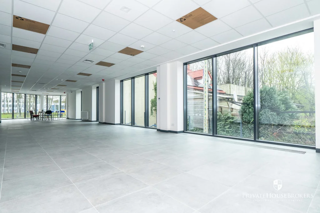 Lokal użytkowy 467,57 m², oferta nr , 10069/2089/OLW, Kraków, Czyżyny, al. Jana Pawła II