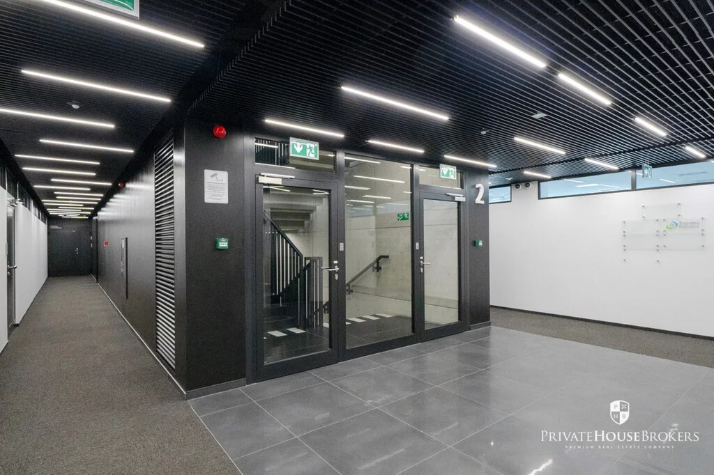 Lokal użytkowy 341,00 m², oferta nr , 10036/2089/OLW, Kraków, Czyżyny, Mieczysława Medweckiego