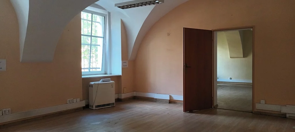 Lokal użytkowy 811,94 m², oferta nr , 10275/3186/OOS, Wałbrzych, 1 Maja