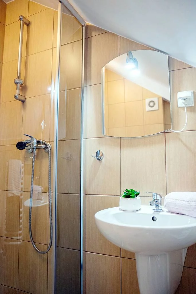 Lokal użytkowy 859,60 m², oferta nr , 10217/3186/OOS, Polańczyk, Dworska