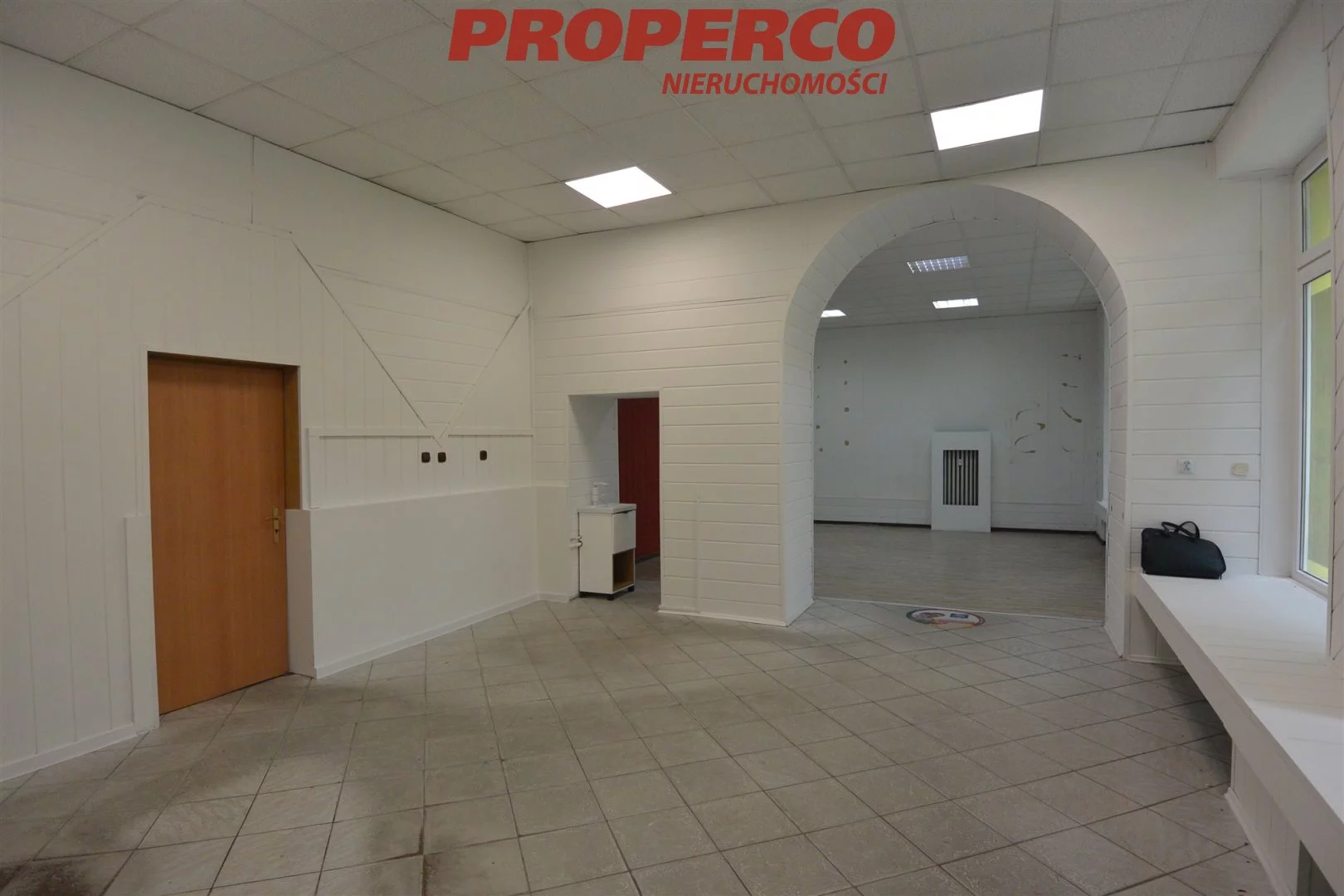 Lokal użytkowy 94,37 m², Starachowice, Sprzedaż