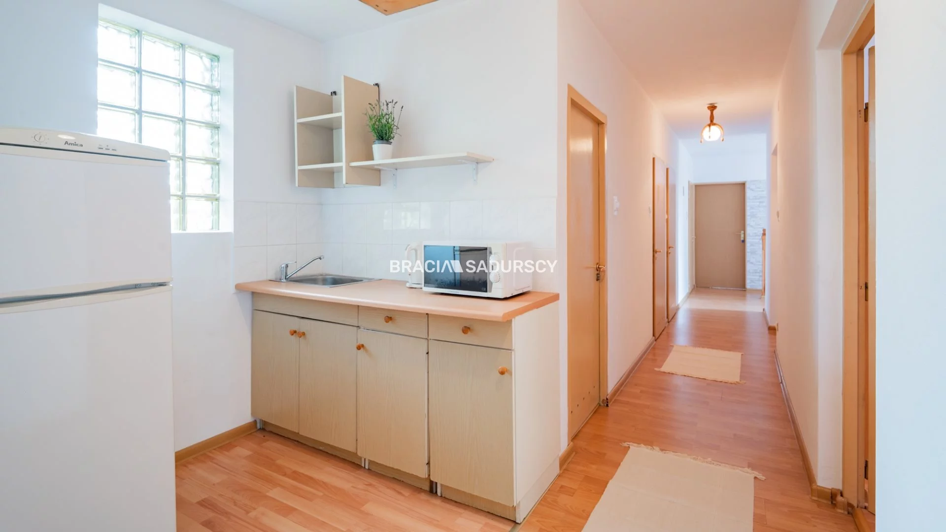 Dom 380,00 m², oferta nr , BS3-DS-309306-2, Łazy
