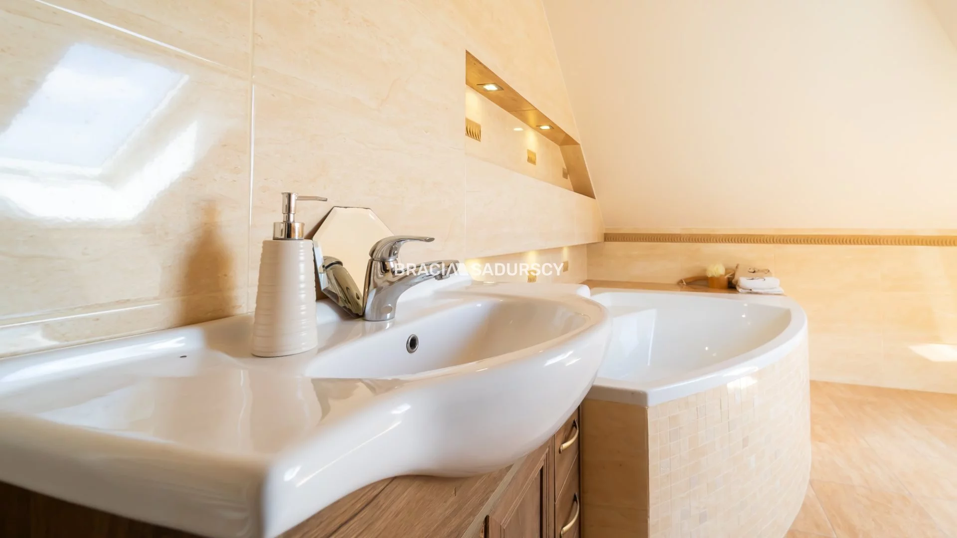 Dom 237,00 m², oferta nr , BS1-DS-307972-49, Myślenice