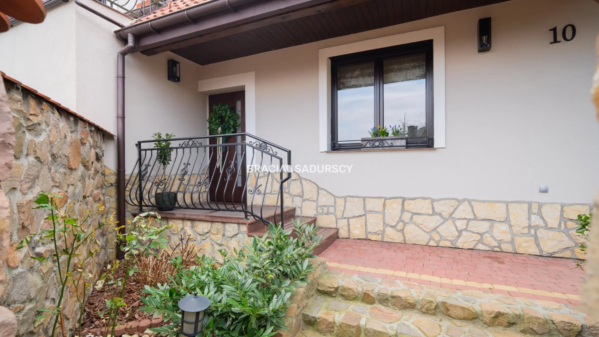 Dom i rezydencja 227,00 m², oferta nr , BS3-DS-307603, Zielonki, Kwiaty Polne