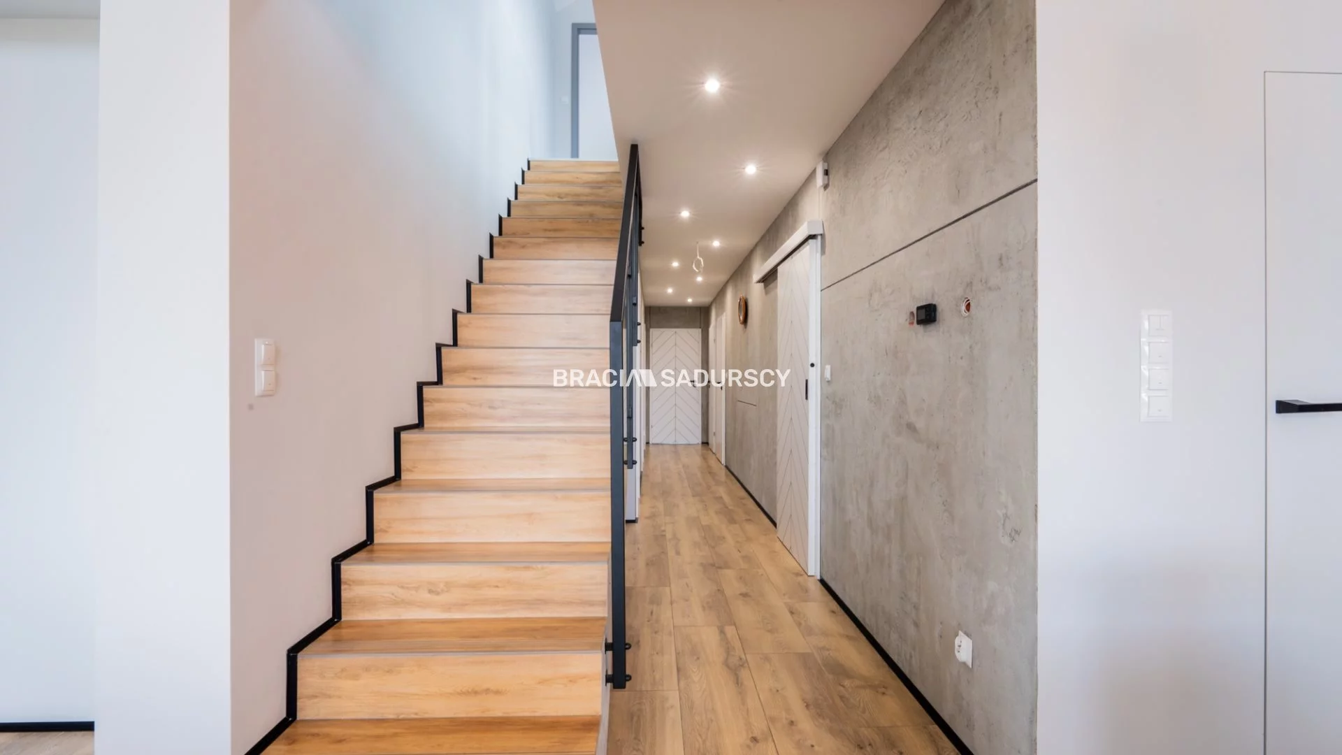 Dom 200,00 m², oferta nr , BS5-DS-307075-9, Miechów, Ogrodowa