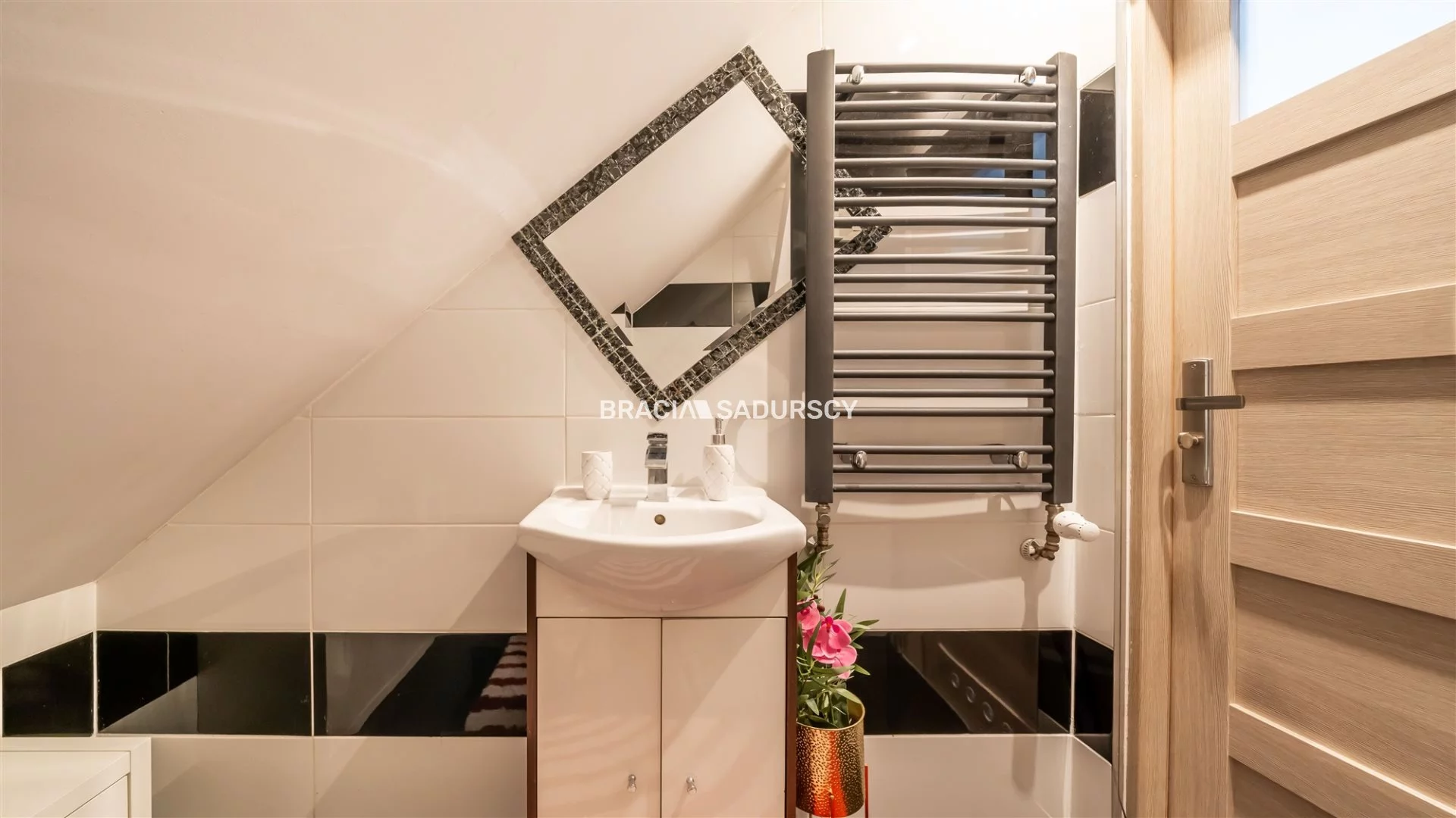 Dom i rezydencja 220,00 m², oferta nr , BS3-DS-304473-1, Kraków, Swoszowice, Poronińska