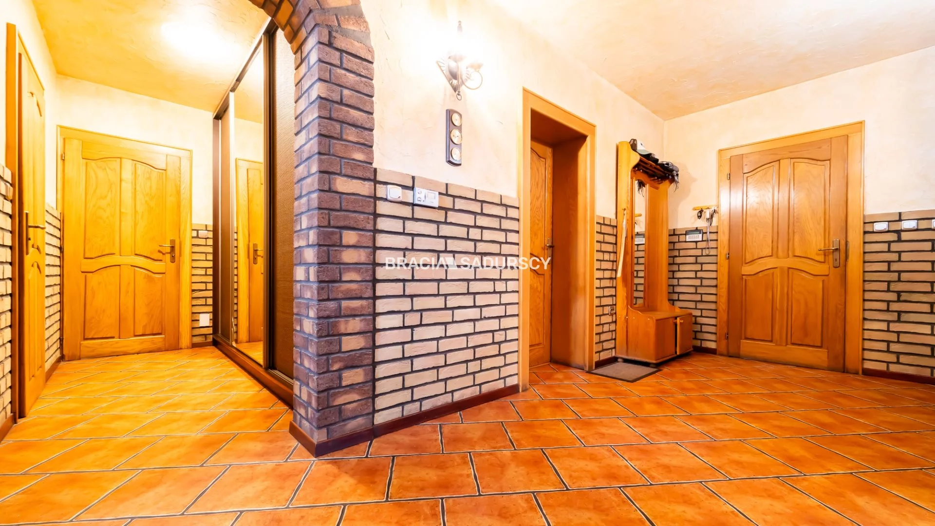 Dom i rezydencja 201,00 m², oferta nr , BS5-DS-302849-39, Wieliczka