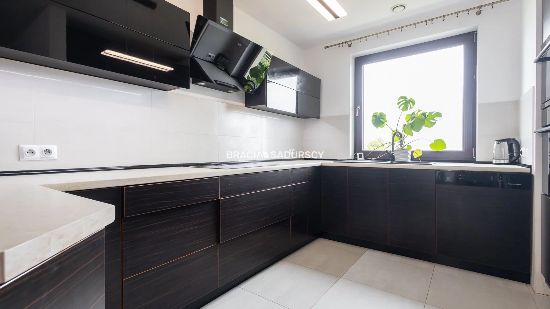 Dom 220,00 m², oferta nr , BS3-DS-308211-3, Biskupice
