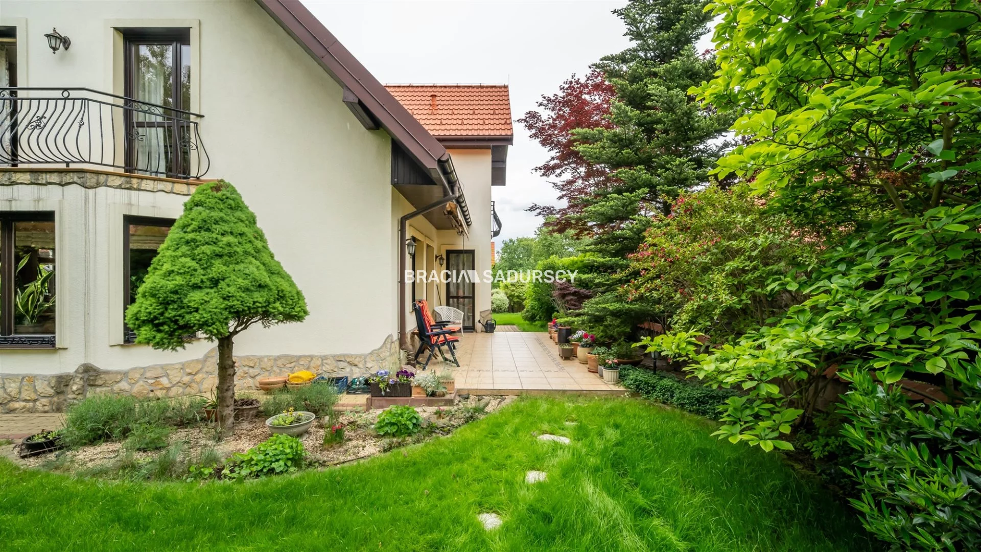 Dom 230,00 m², oferta nr , BS1-DS-311031-34, Zielonki, Kwiaty Polne