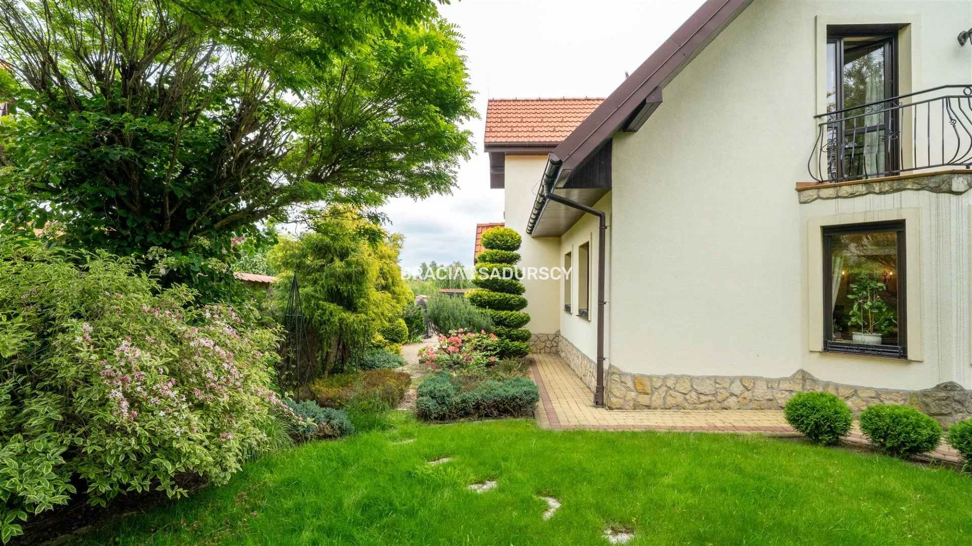 Dom 230,00 m², oferta nr , BS1-DS-311031-34, Zielonki, Kwiaty Polne