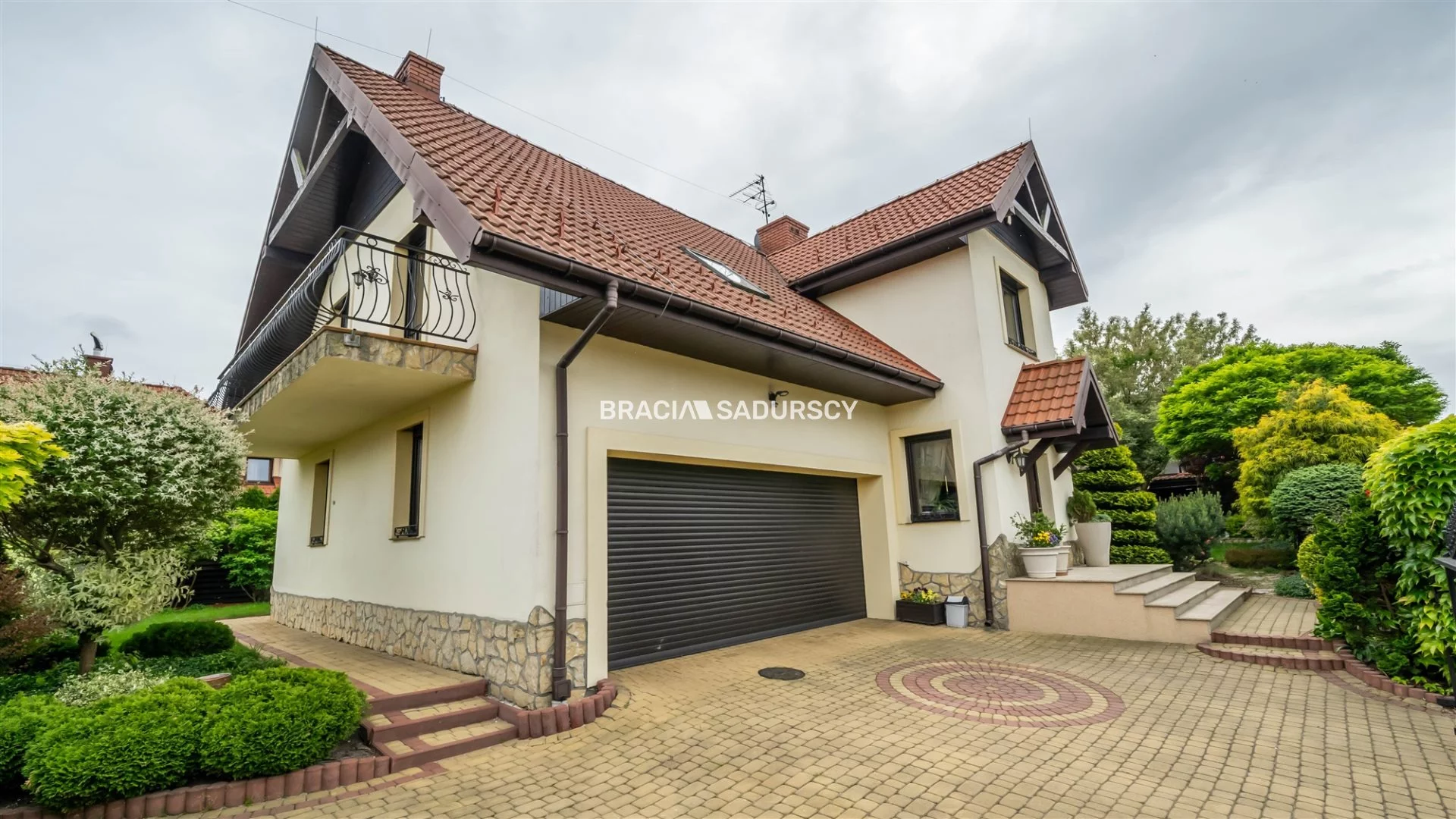 Dom i rezydencja 230,00 m², oferta nr , BS1-DS-311031-36, Zielonki, Kwiaty Polne