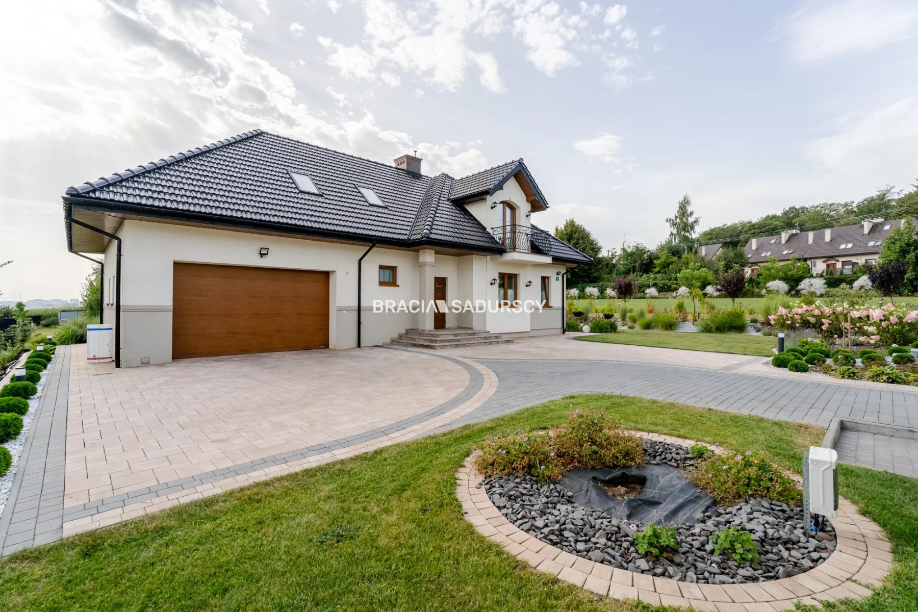 Dom i rezydencja 272,62 m², oferta nr , BS4-DS-311451, Zielonki