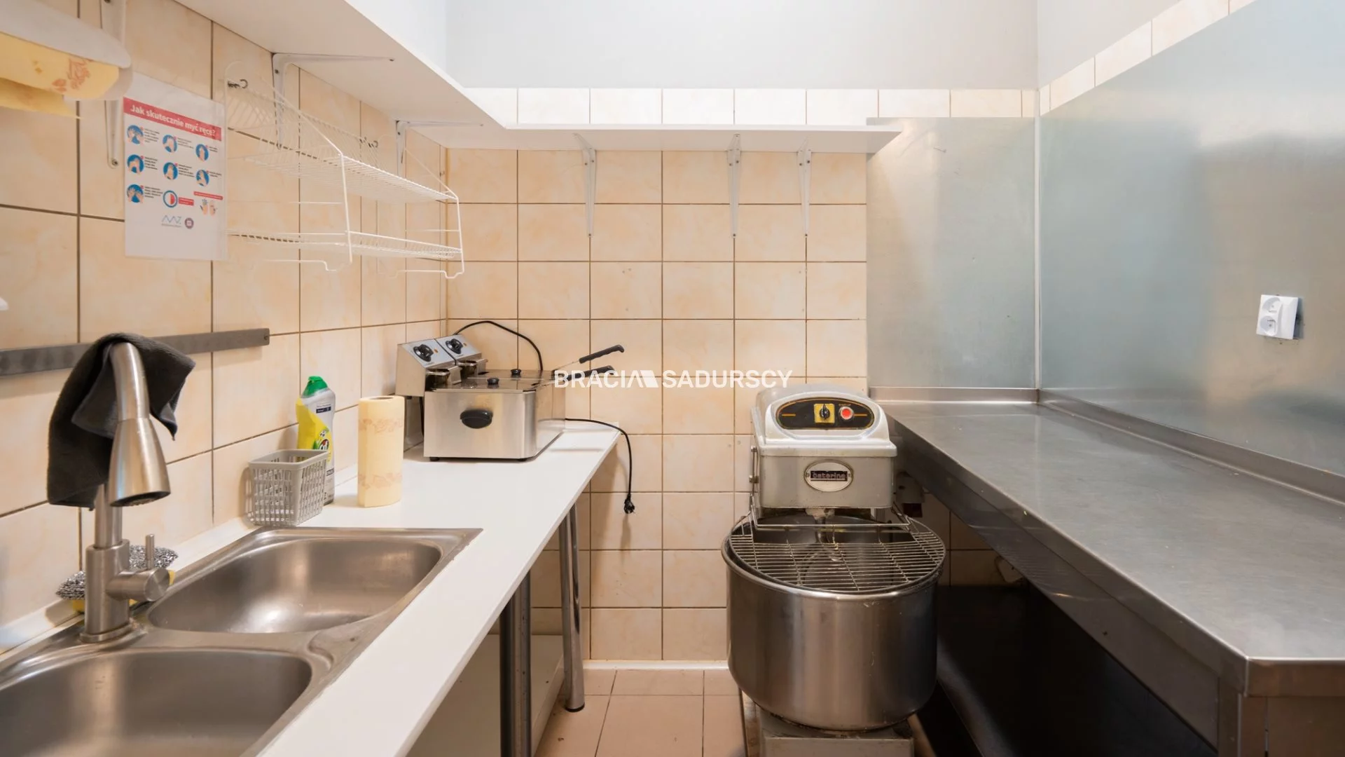 Lokal gastronomiczny 165,00 m², oferta nr , BS3-LW-310606, Kraków, Czyżyny, os. Dywizjonu 303