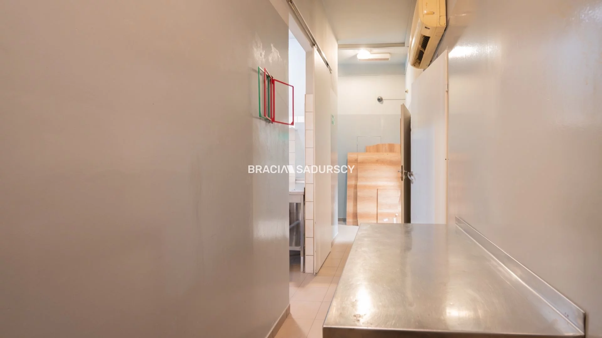 Lokal gastronomiczny 165,00 m², oferta nr , BS3-LW-310606, Kraków, Czyżyny, os. Dywizjonu 303