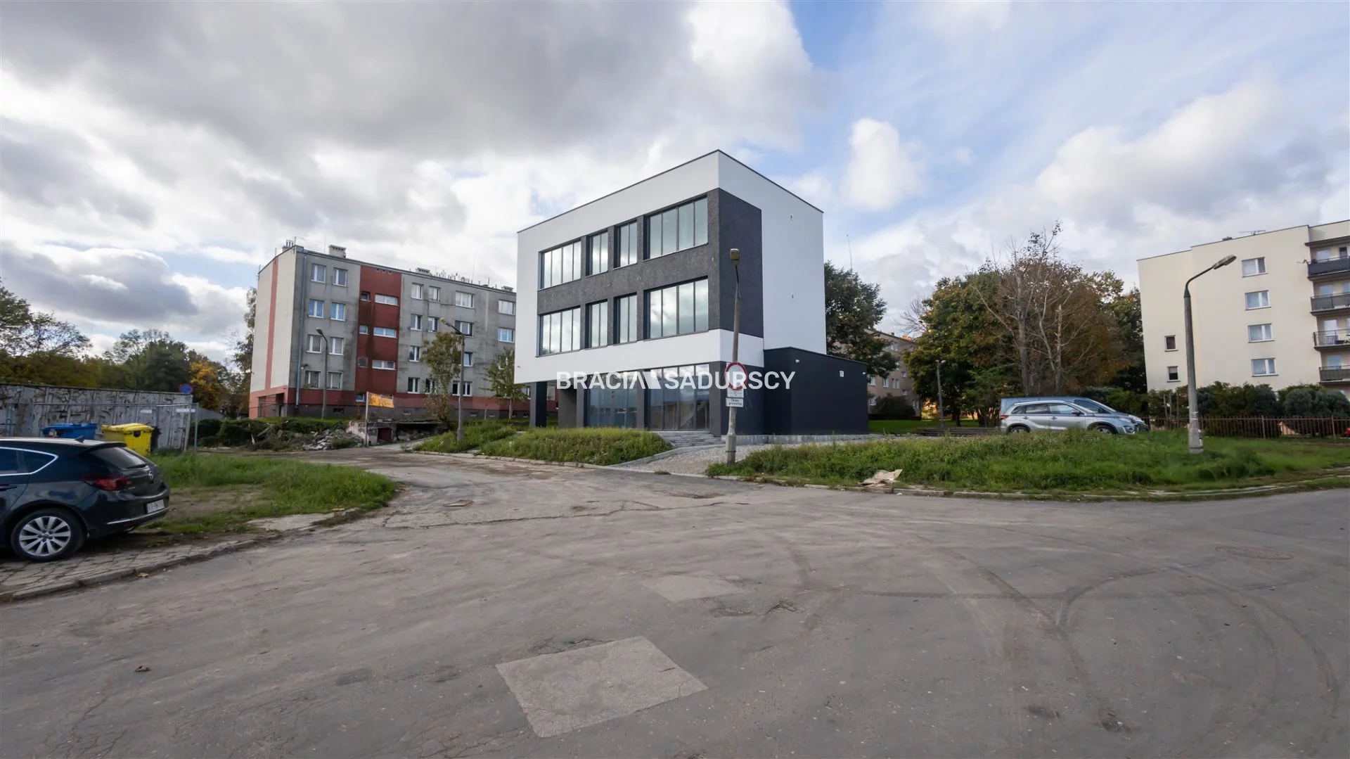 Biuro na sprzedaż, 360,00 m², oferta nr BS3-BS-304241