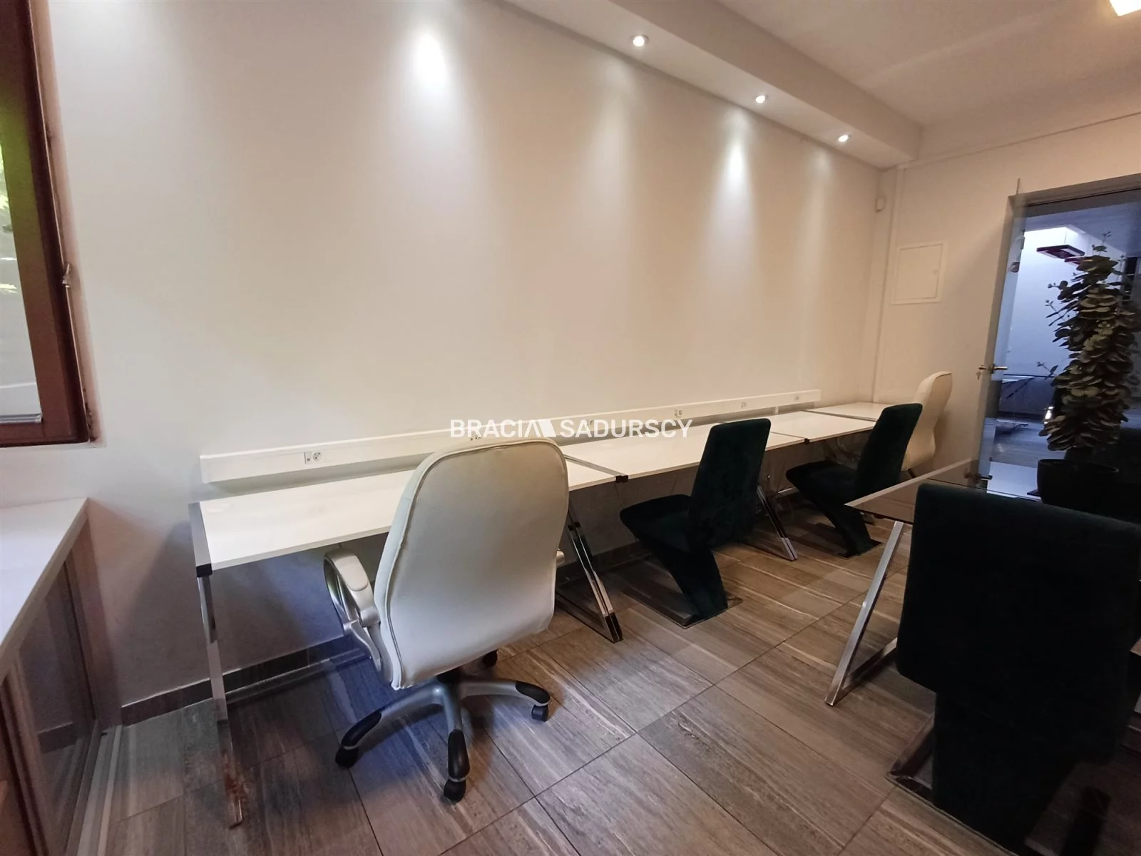 Lokal użytkowy 95,60 m², oferta nr , BS5-LW-311046-3, Kraków, Podgórze, pl. Plac Bohaterów Getta