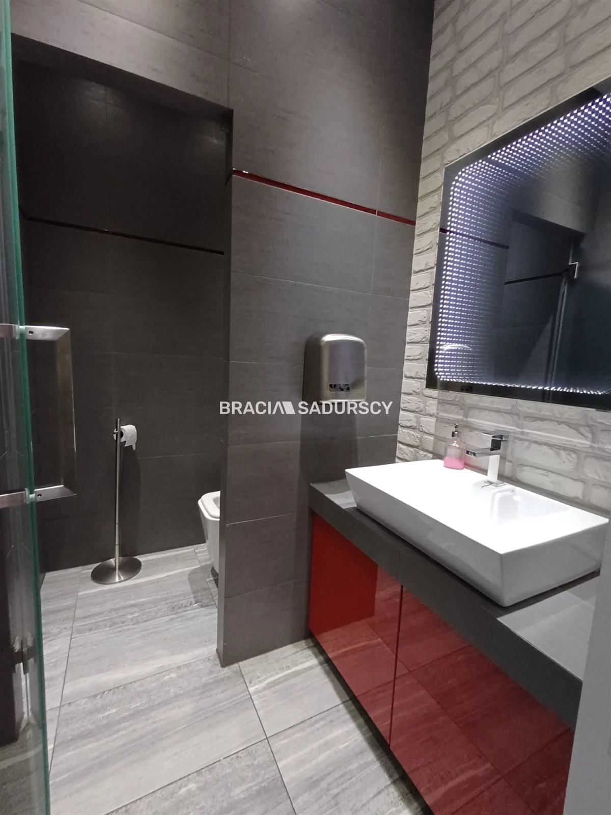 Lokal użytkowy 95,60 m², oferta nr , BS5-LW-311046-3, Kraków, Podgórze, pl. Plac Bohaterów Getta