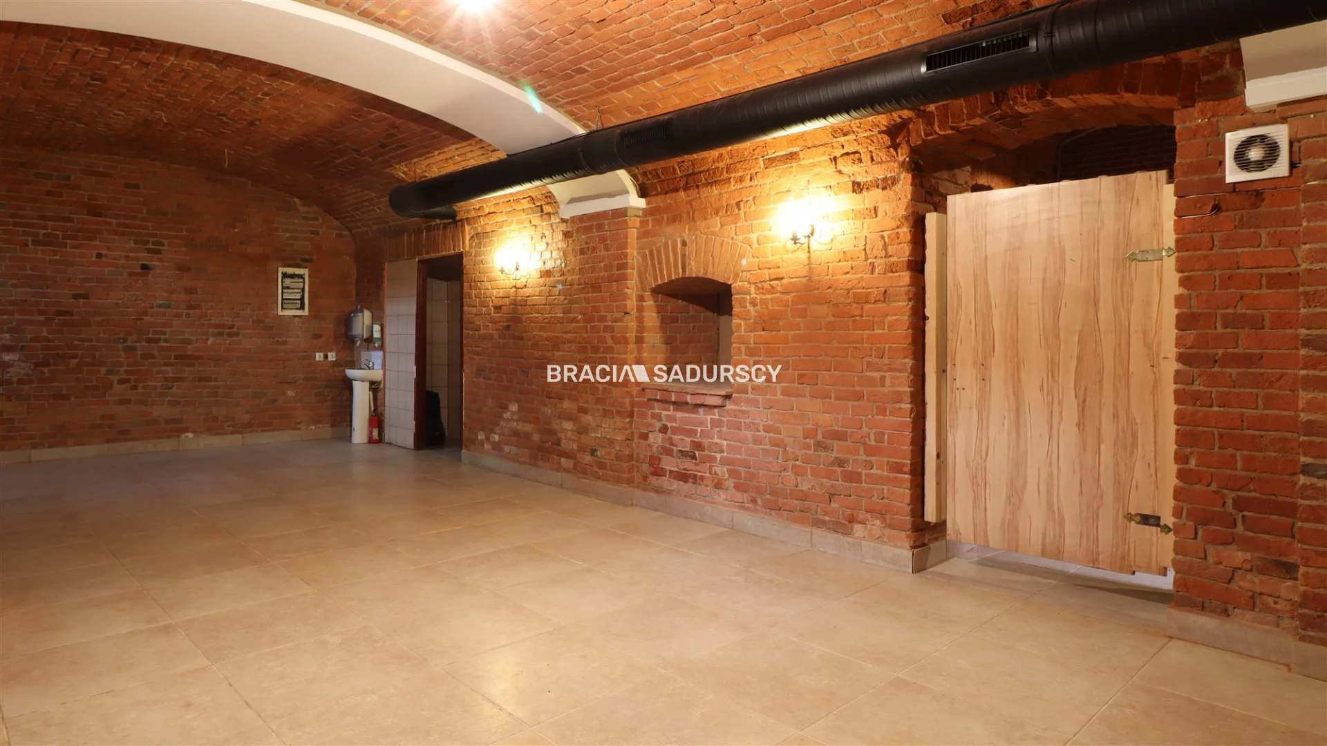 Lokal użytkowy 267,99 m², oferta nr , BS5-LW-309410-7, Tarnów, Rybna