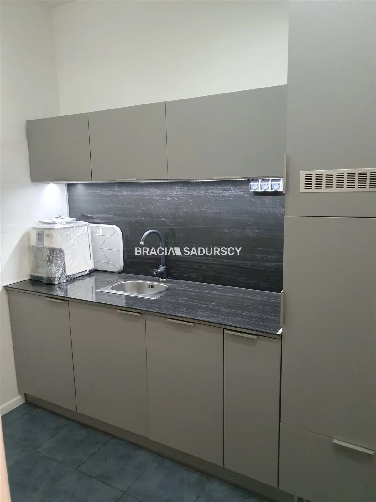 Lokal użytkowy 121,00 m², oferta nr , BS3-LW-308321-1, Kraków, Grzegórzki, Topolowa