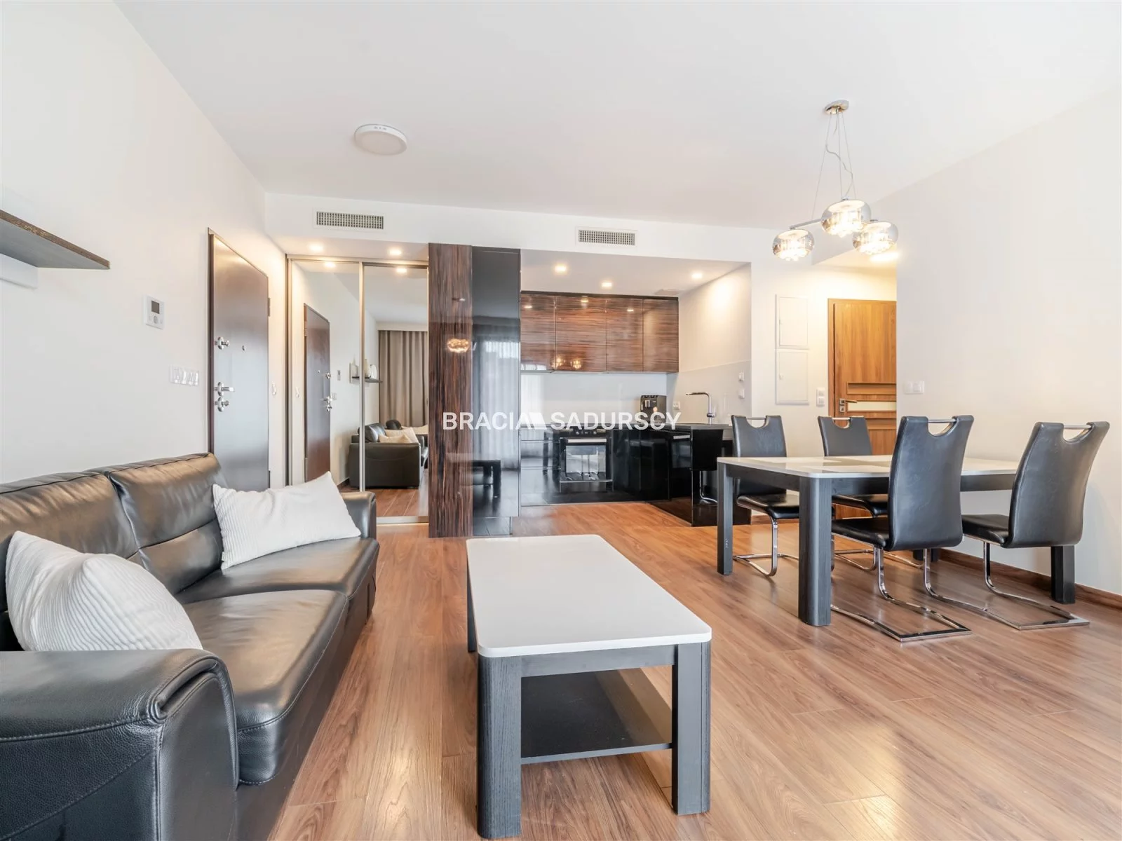 2 pokoje, mieszkanie 52,00 m², piętro 3, oferta nr , BS4-MW-312139, Kraków, Stare Miasto, Stare Miasto, Sukiennicza