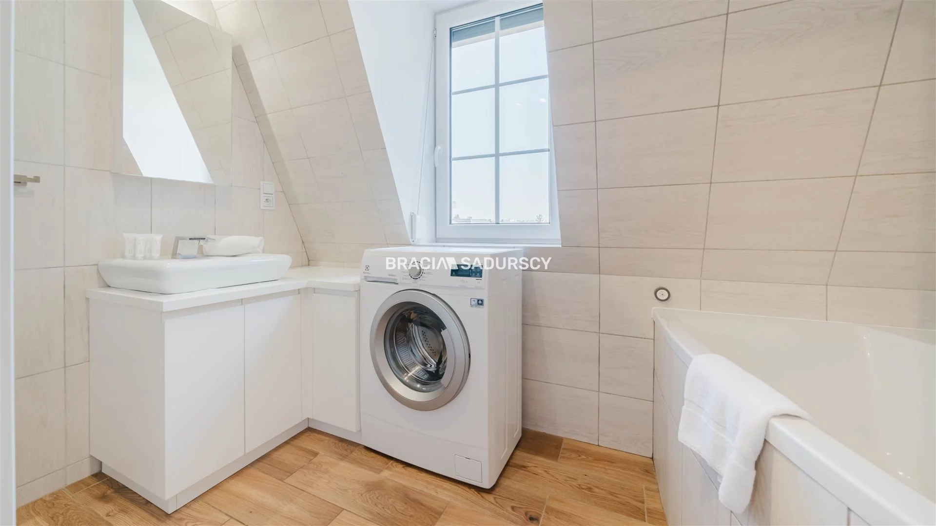 3 pokoje, mieszkanie 57,08 m², piętro 4, oferta nr , BS4-MS-311258, Kraków, Stare Miasto, Stare Miasto, Radziwiłłowska