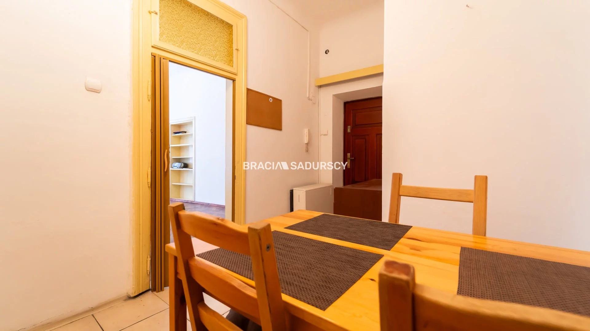 3 pokoje, mieszkanie 40,92 m², piętro 2, oferta nr , BS3-MS-311762, Kraków, Stare Miasto, Stare Miasto, Rynek Główny