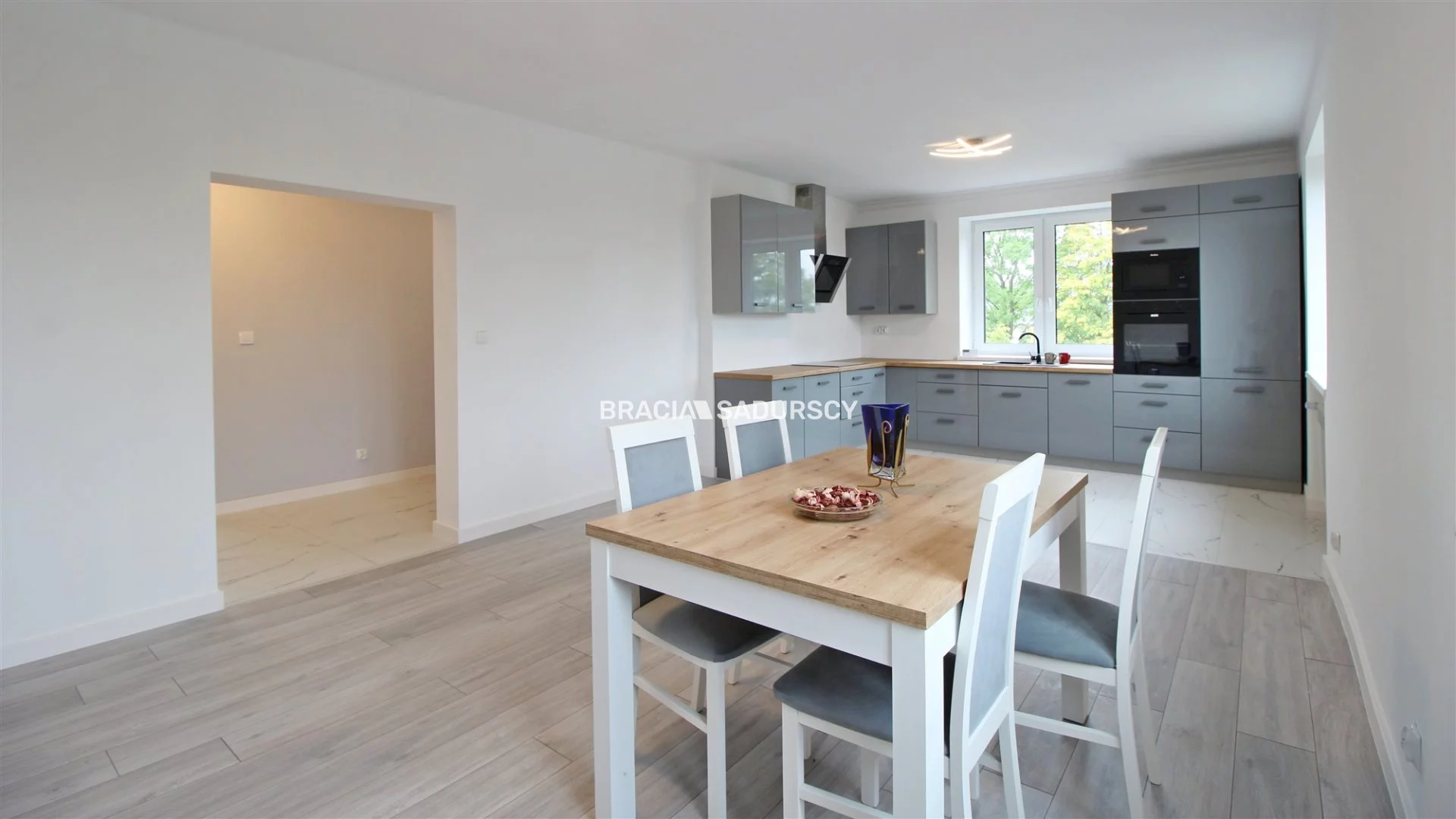 4 pokoje, mieszkanie 93,90 m², piętro 1, oferta nr , BS5-MS-303366-16, Olesno