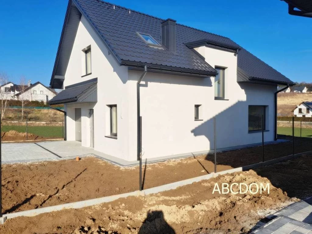 394310235 - zdjęcie nr 0