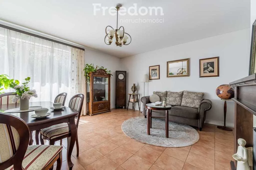 Dom i rezydencja 198,00 m², oferta nr , 15323/3685/ODS, Zalesie Górne, Fiołków