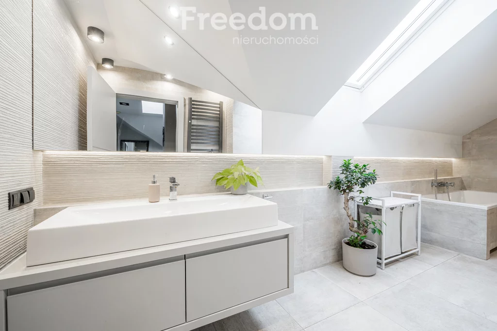 Dom 197,20 m², oferta nr , 16365/3685/ODS, Łomianki