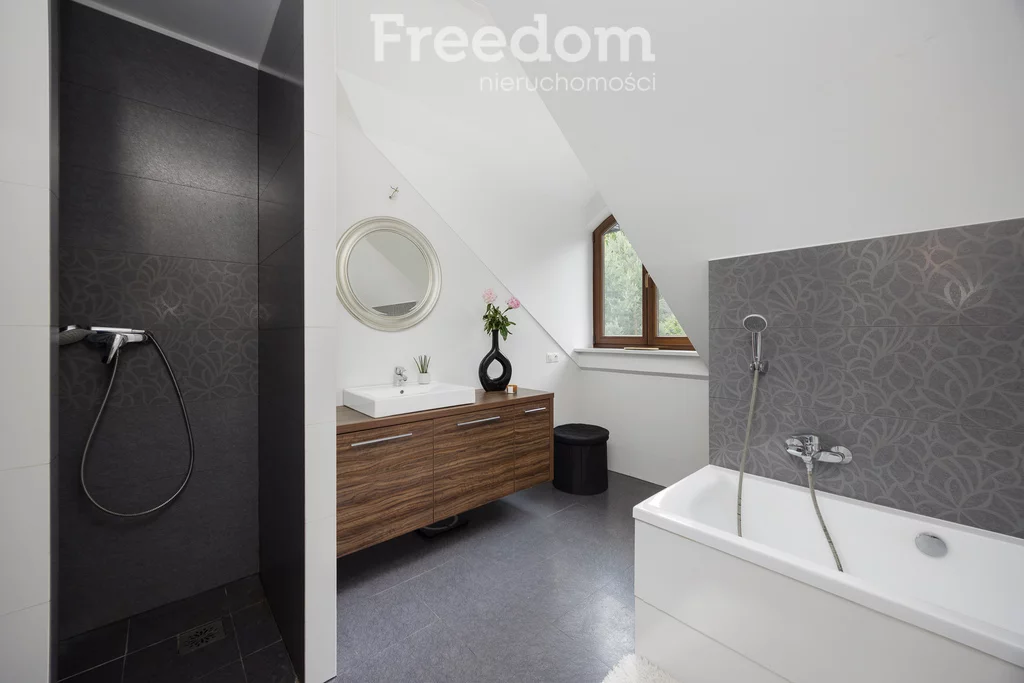 Dom i rezydencja 255,00 m², oferta nr , 15649/3685/ODS, Józefów, Dębowa