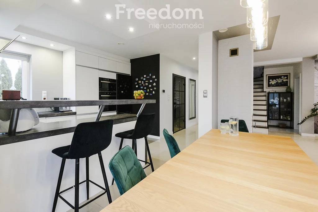 Dom 241,00 m², oferta nr , 14523/3685/ODS, Wikielec, Różana