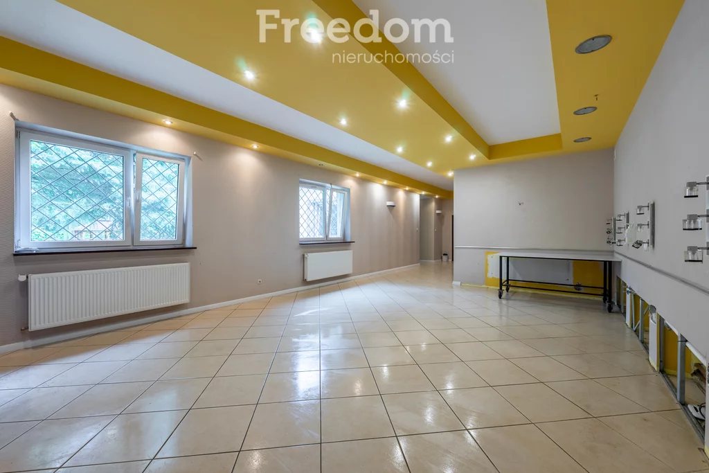 Lokal użytkowy 220,00 m², oferta nr , 2297/3685/OLW, Kanie, Kolejowa