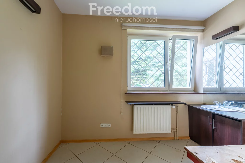 Lokal użytkowy 220,00 m², oferta nr , 2297/3685/OLW, Kanie, Kolejowa