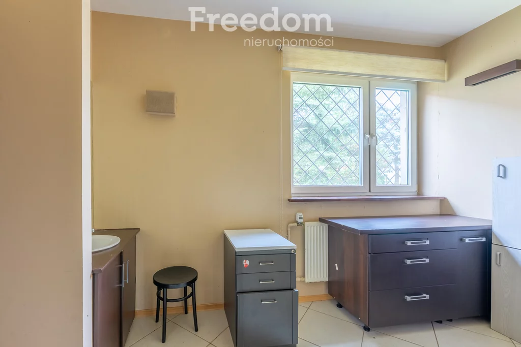 Lokal użytkowy 220,00 m², oferta nr , 2297/3685/OLW, Kanie, Kolejowa